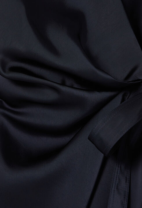 Robe satinée mi-longue portefeuille