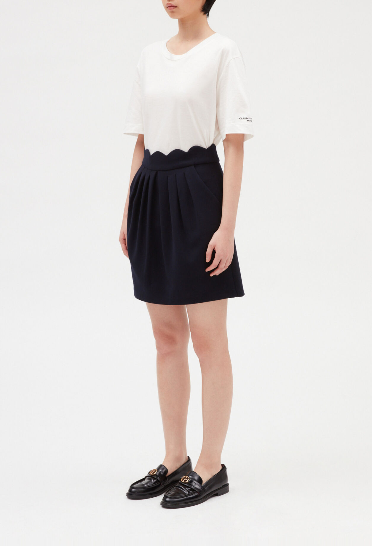 Short skirt with shell details