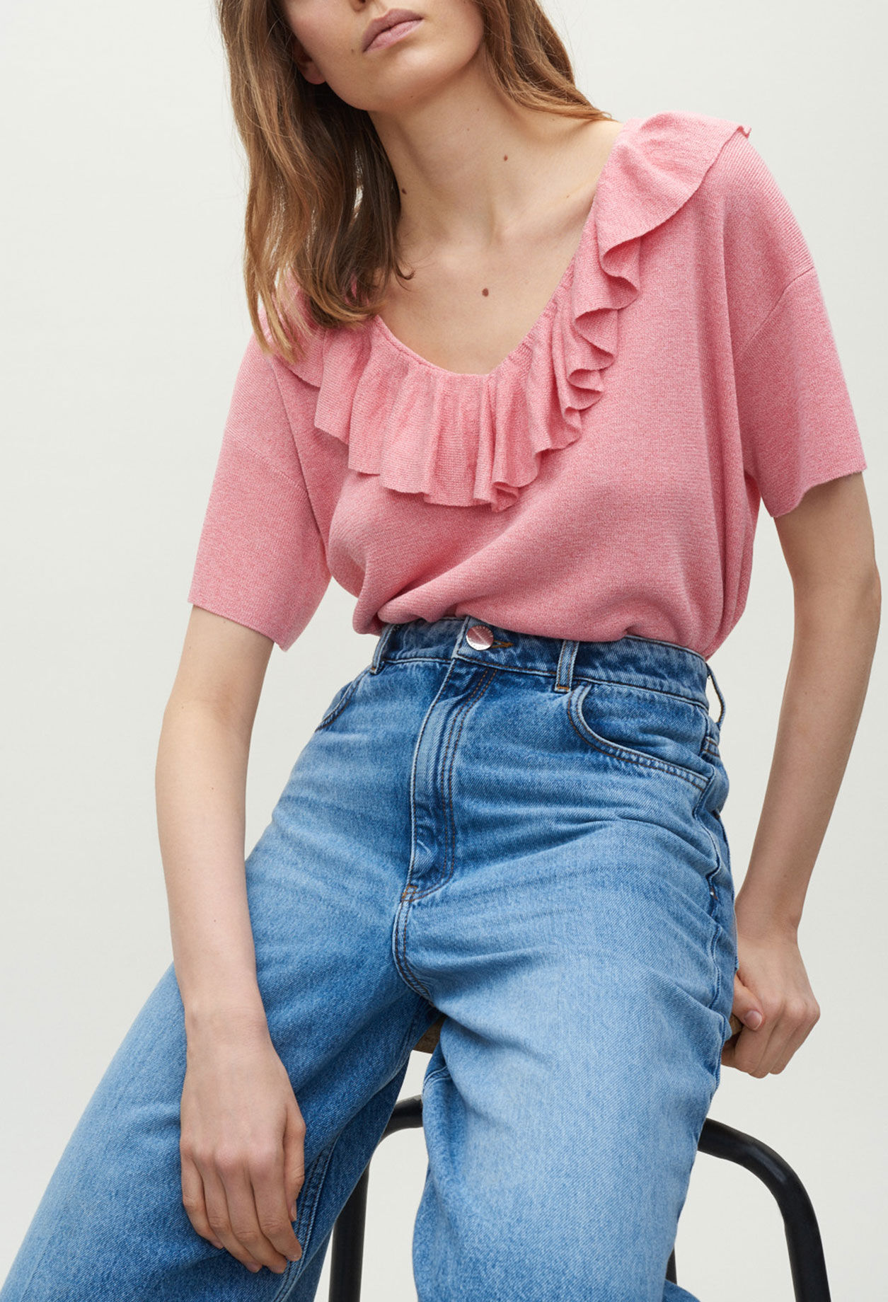 Short-sleeved ruffled jumper