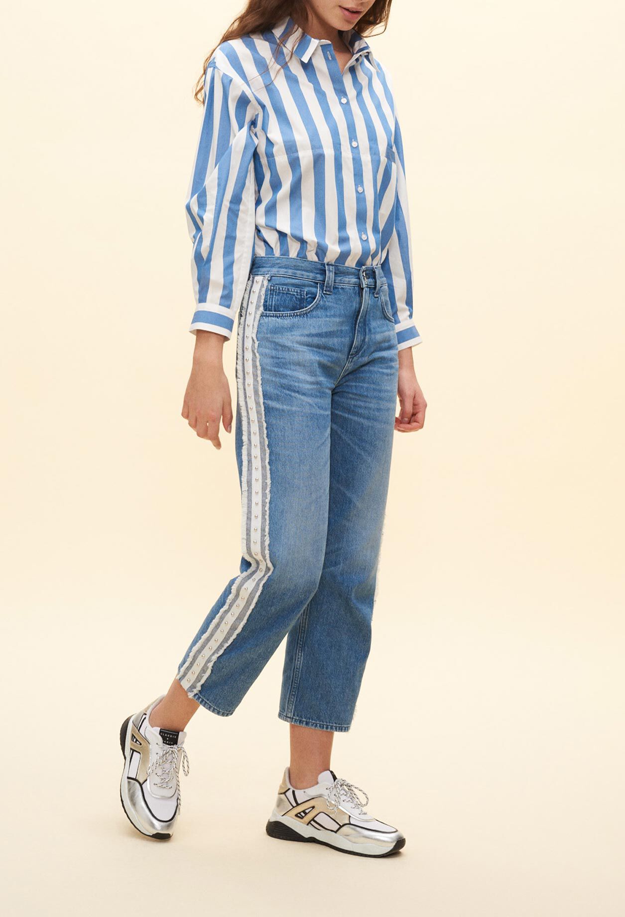 Jeans with contrasting strips