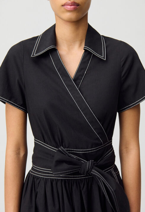 Robe longue ceinturée