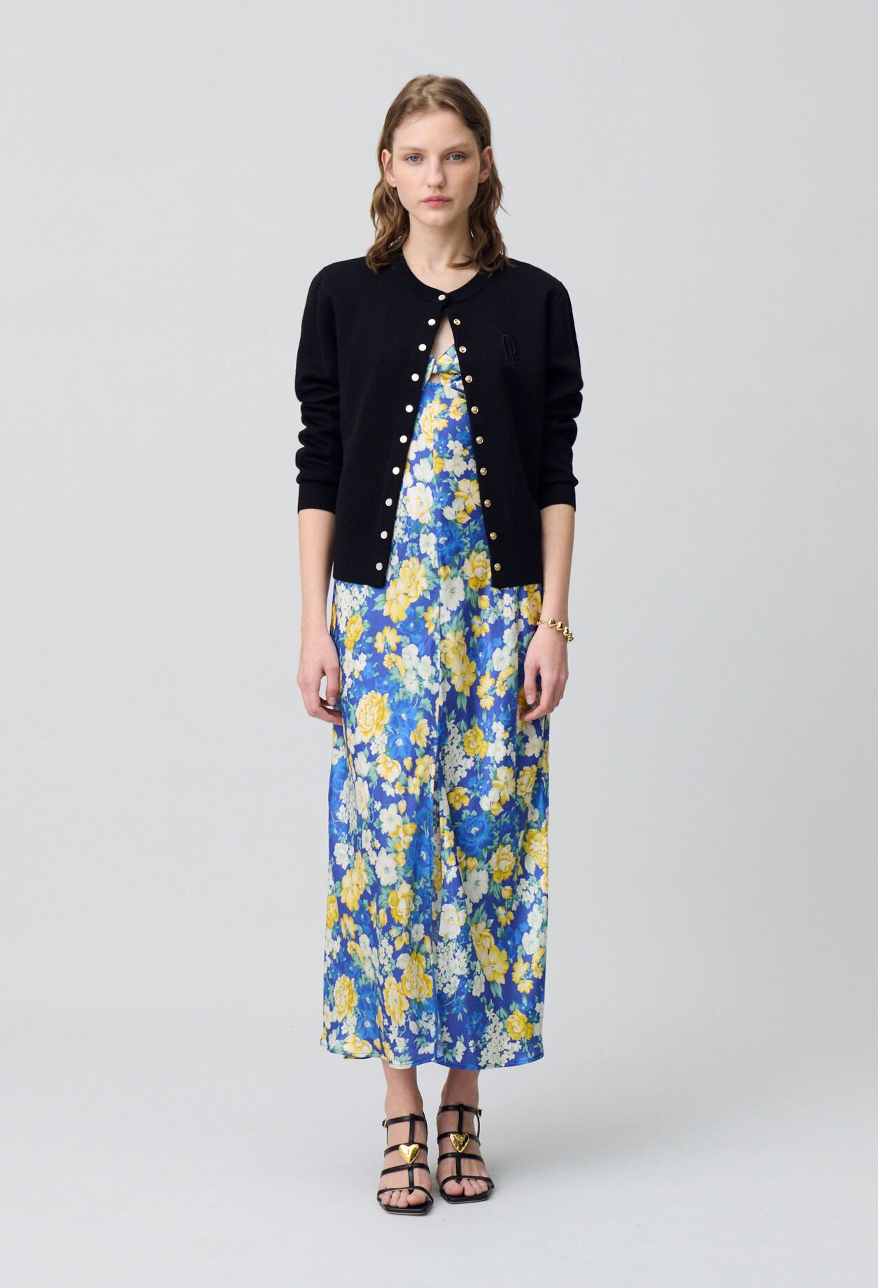 Robe longue satinée florale