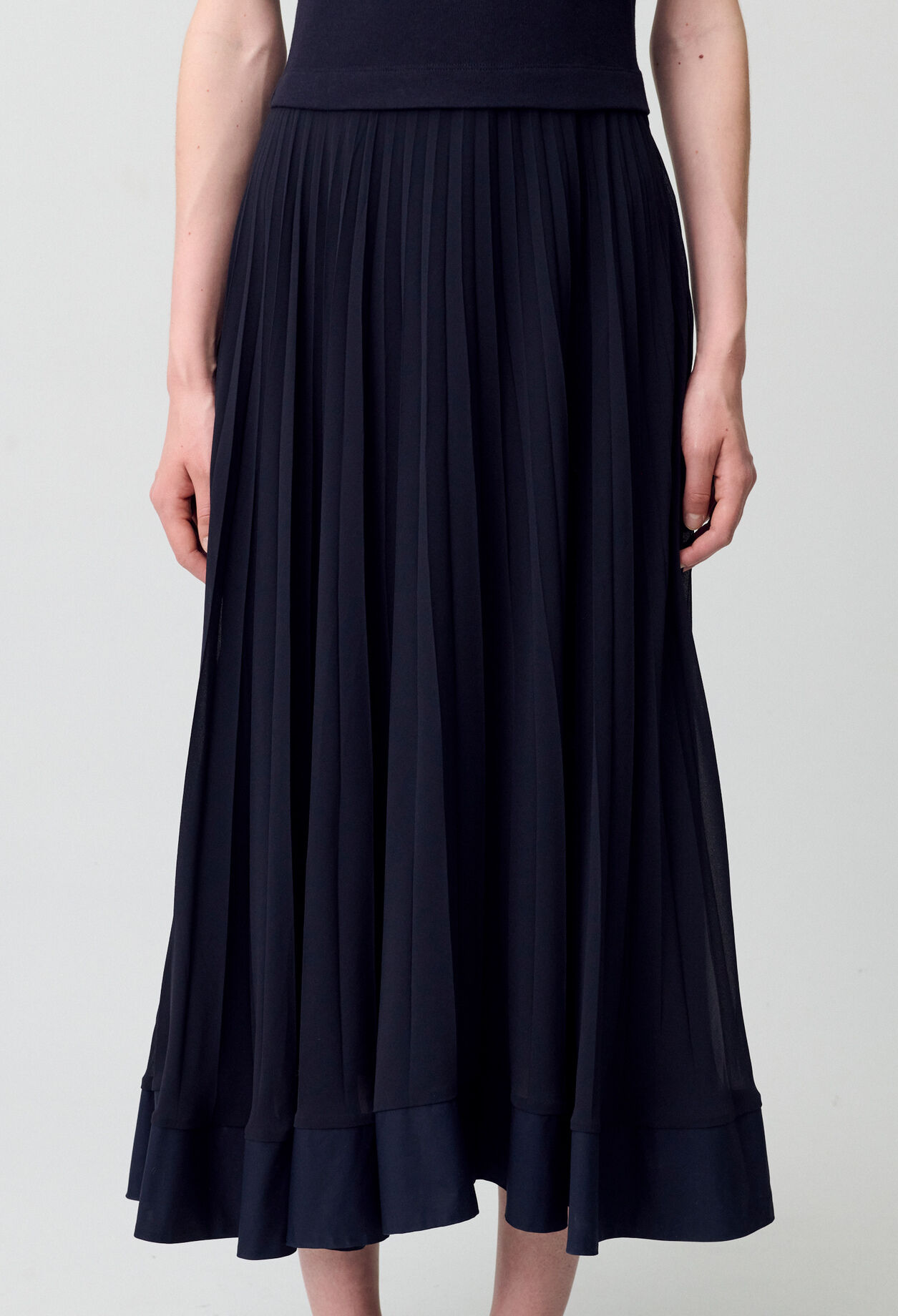 Robe longue plissée marine