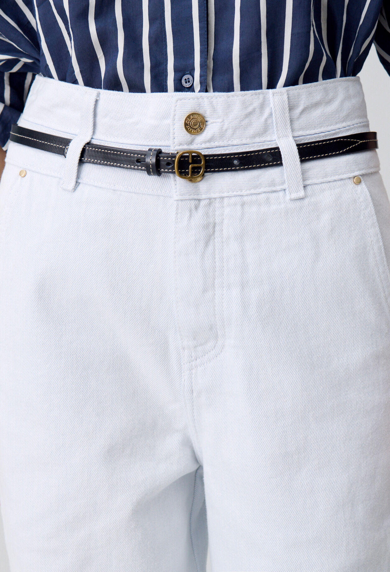 Contrasting leather belt