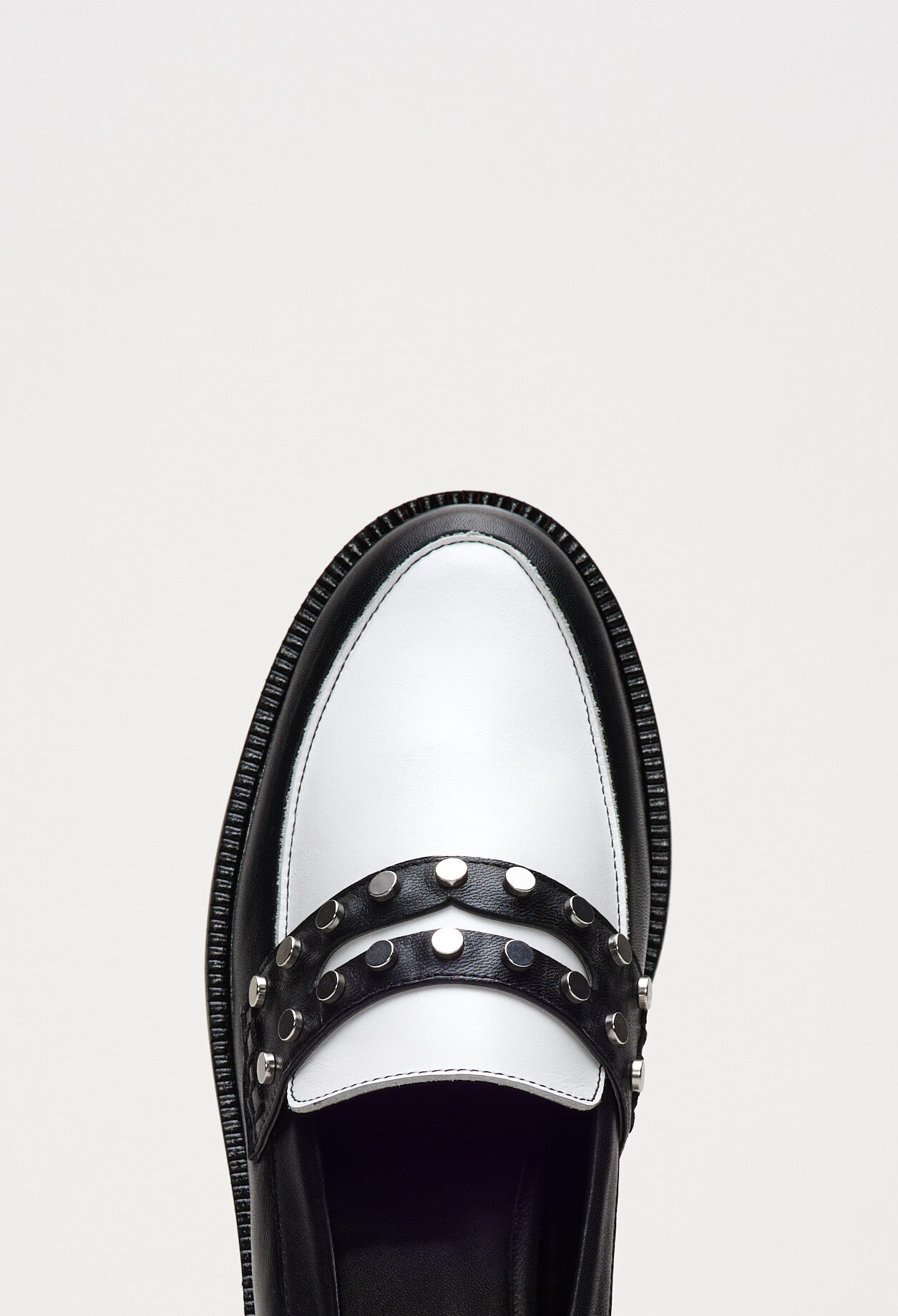 Mocassin clouté