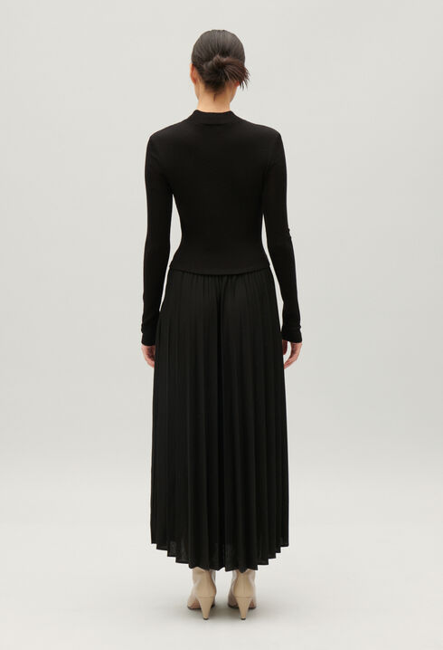 Twist black pleated knitted dress