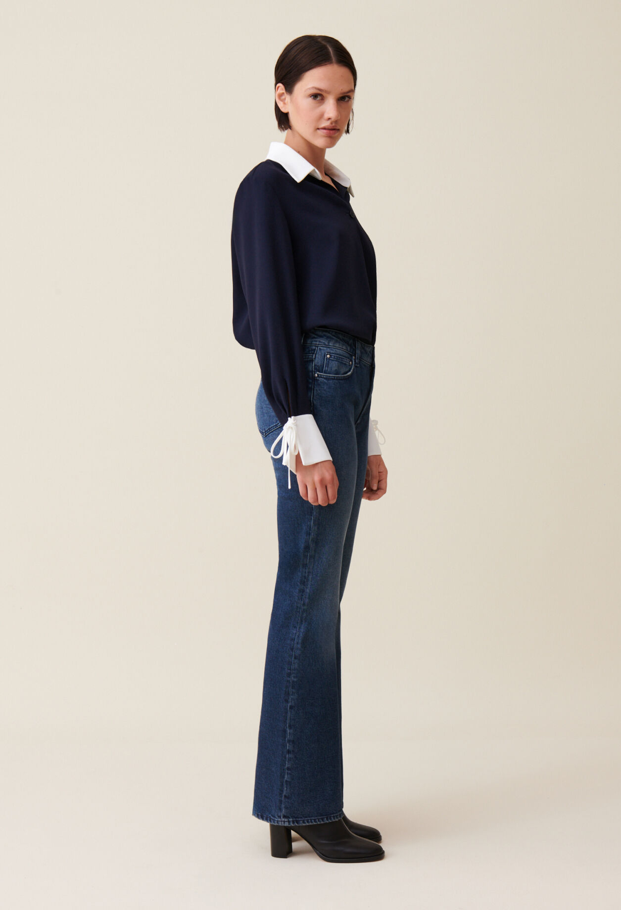 Navy blouse with contrast collar