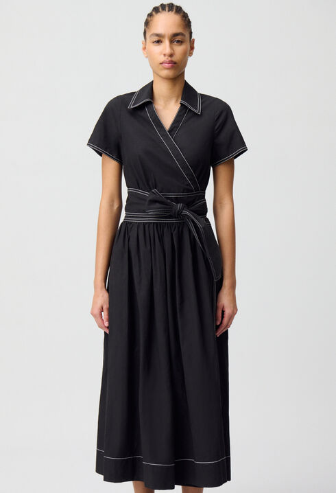 Robe longue ceinturée