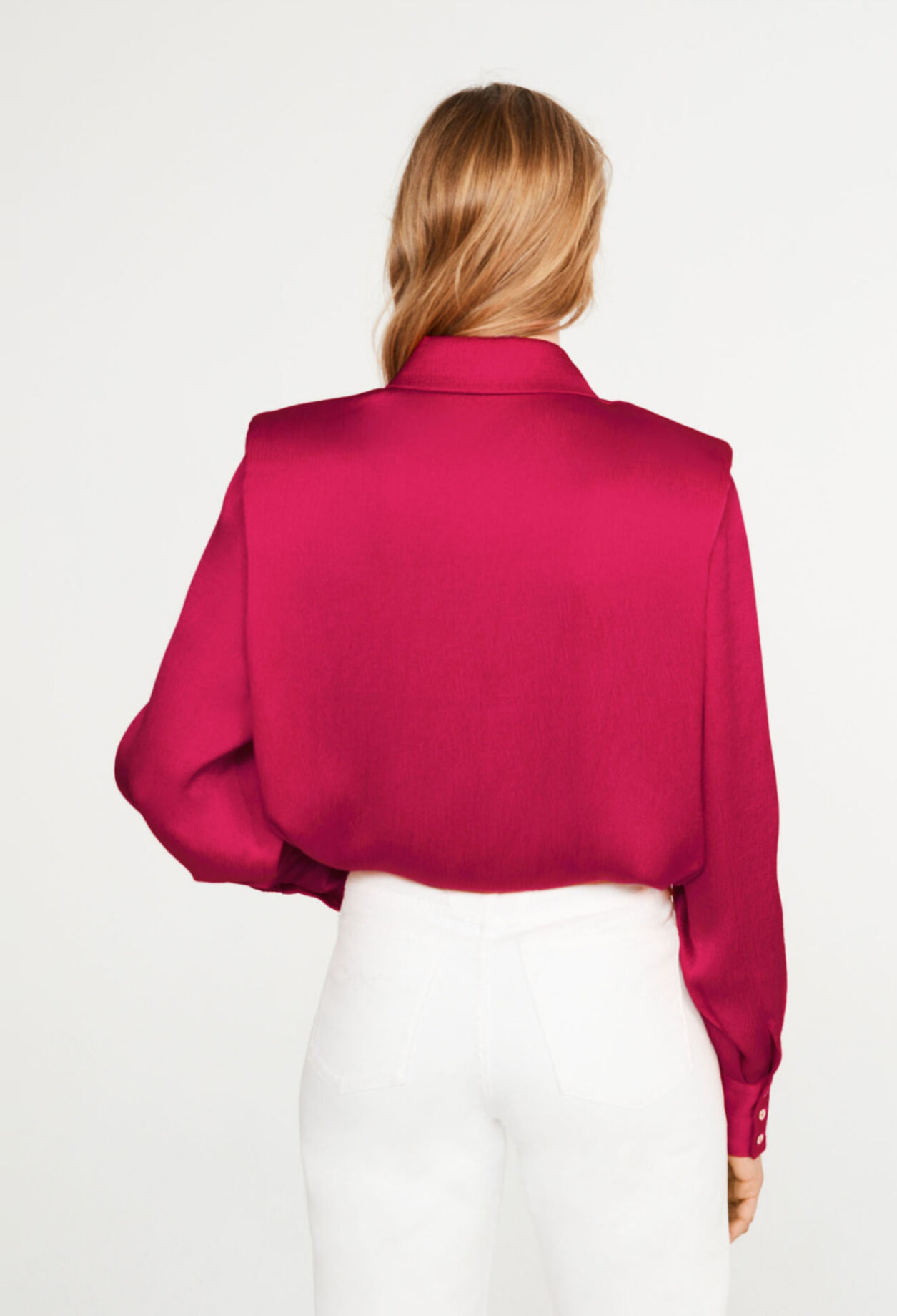 Shirt with shoulder pads