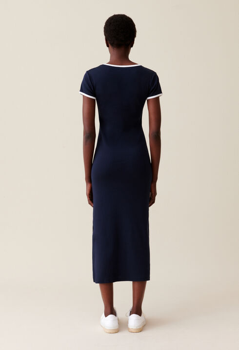 Robe longue près du corps