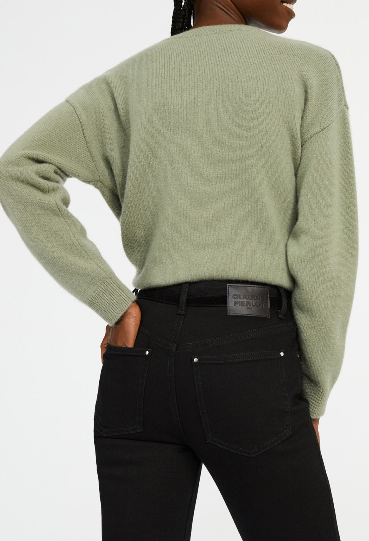 Straight jeans with raw edges