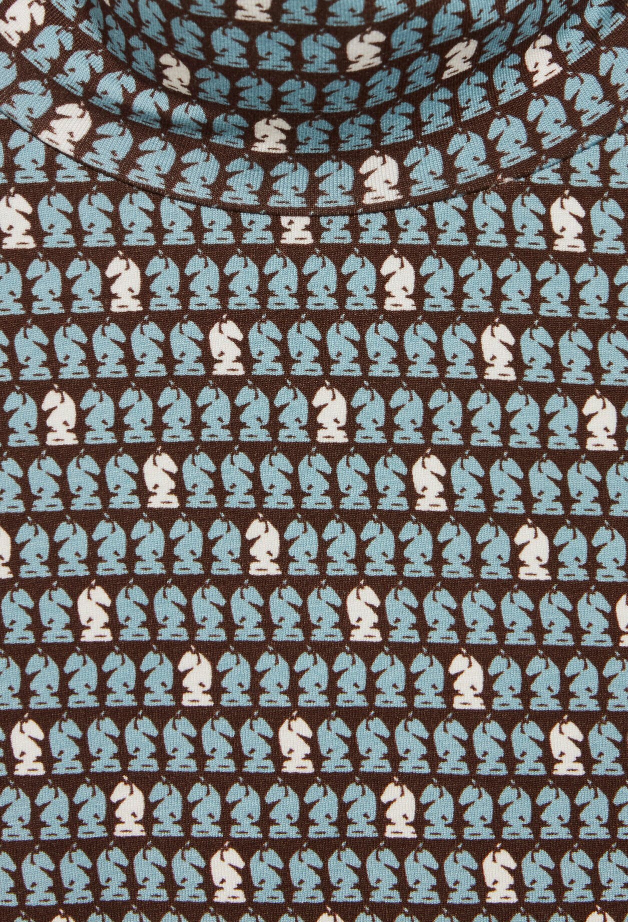 Long-sleeved patterned T-shirt