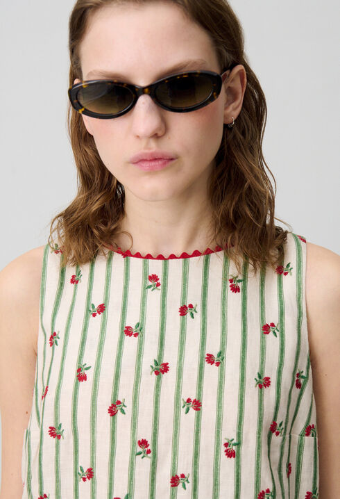 Robe courte sans manches