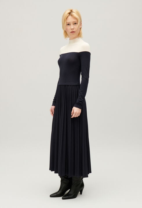 Twist three-tone pleated maxi dress