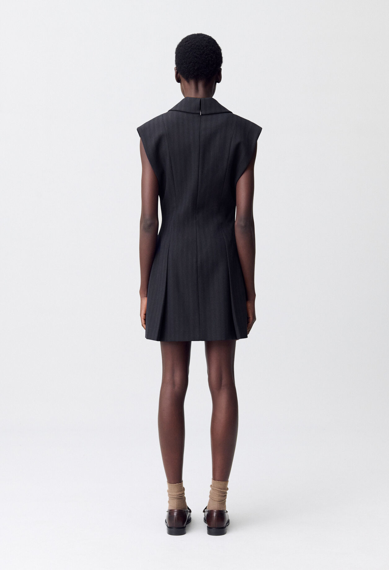 Short fitted pleated dress
