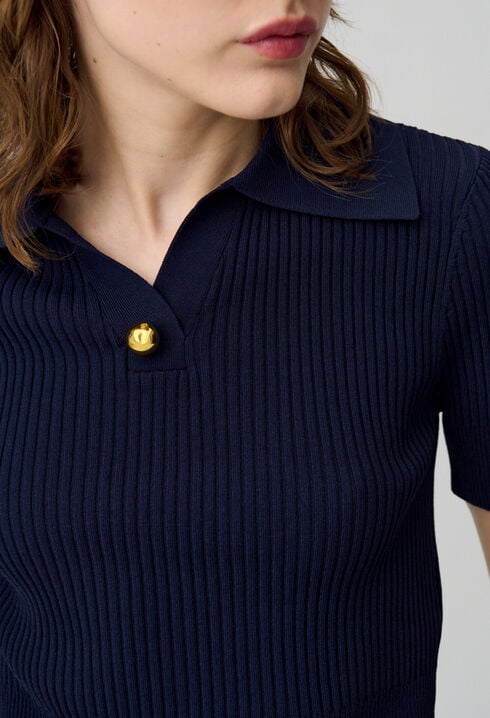Fine knit top