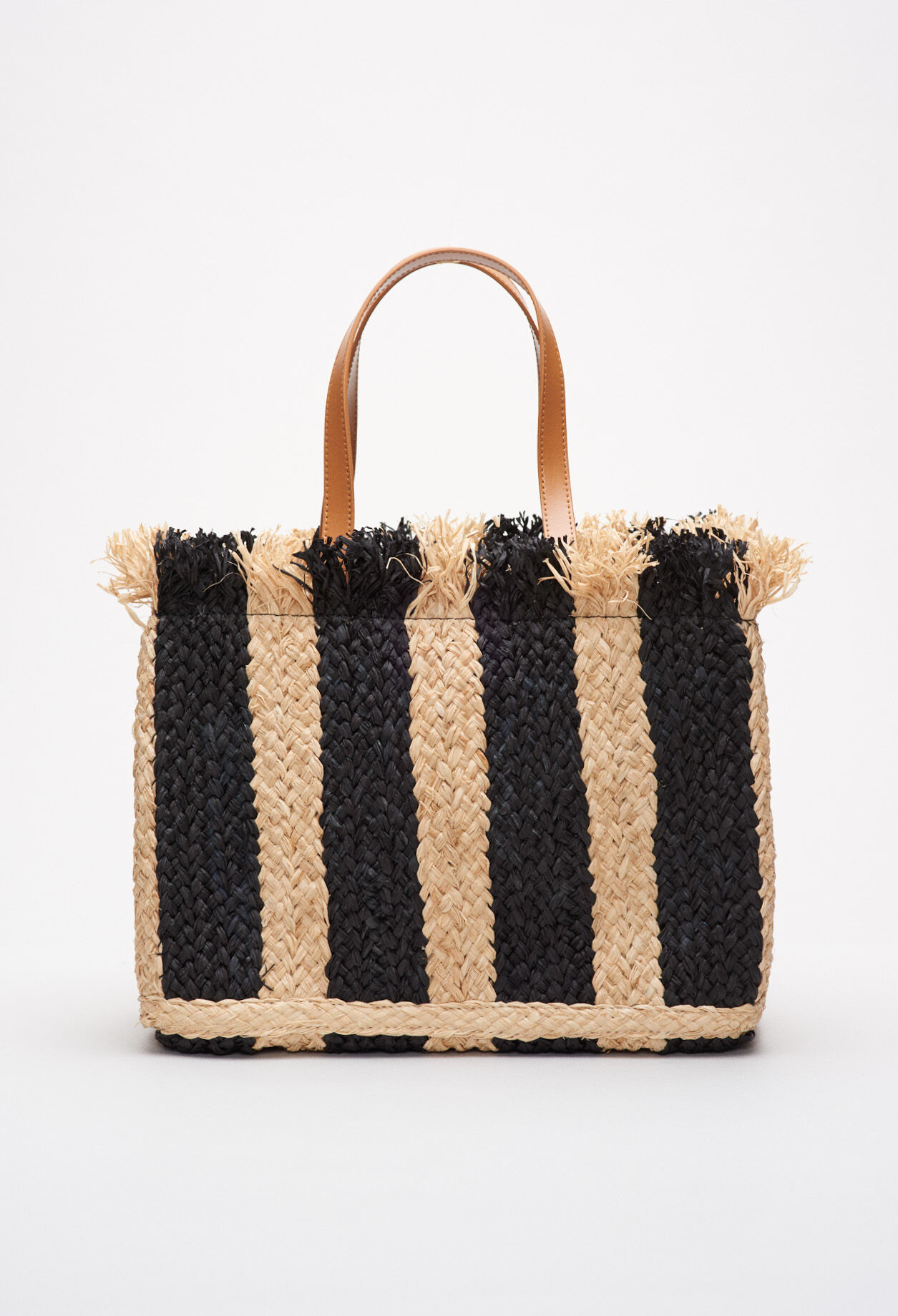 Straw and leather bag