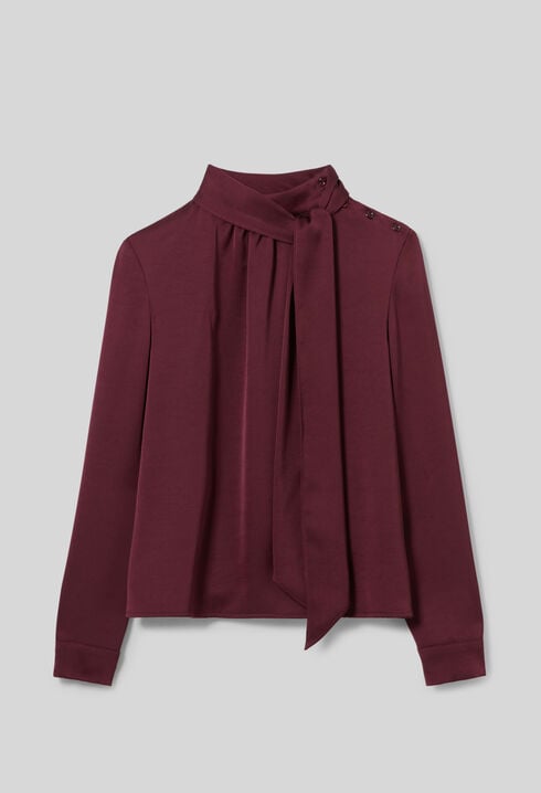 Flowy blouse with lavallière collar