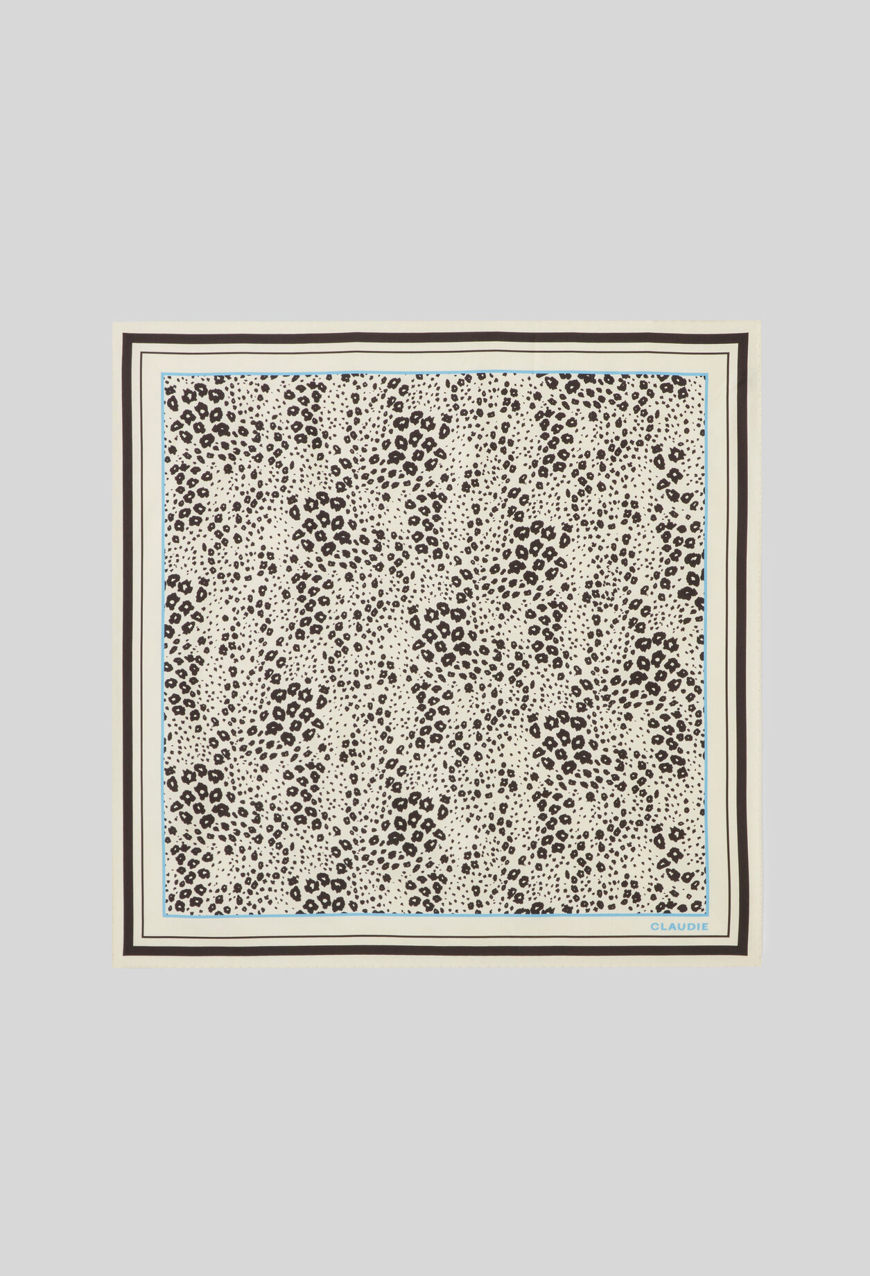 Foulard carré soie imprimé léopard