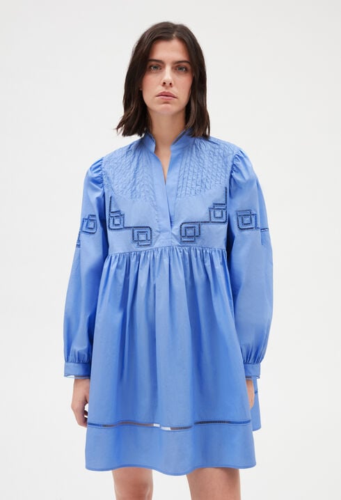 Robe courte coton brodé bleu